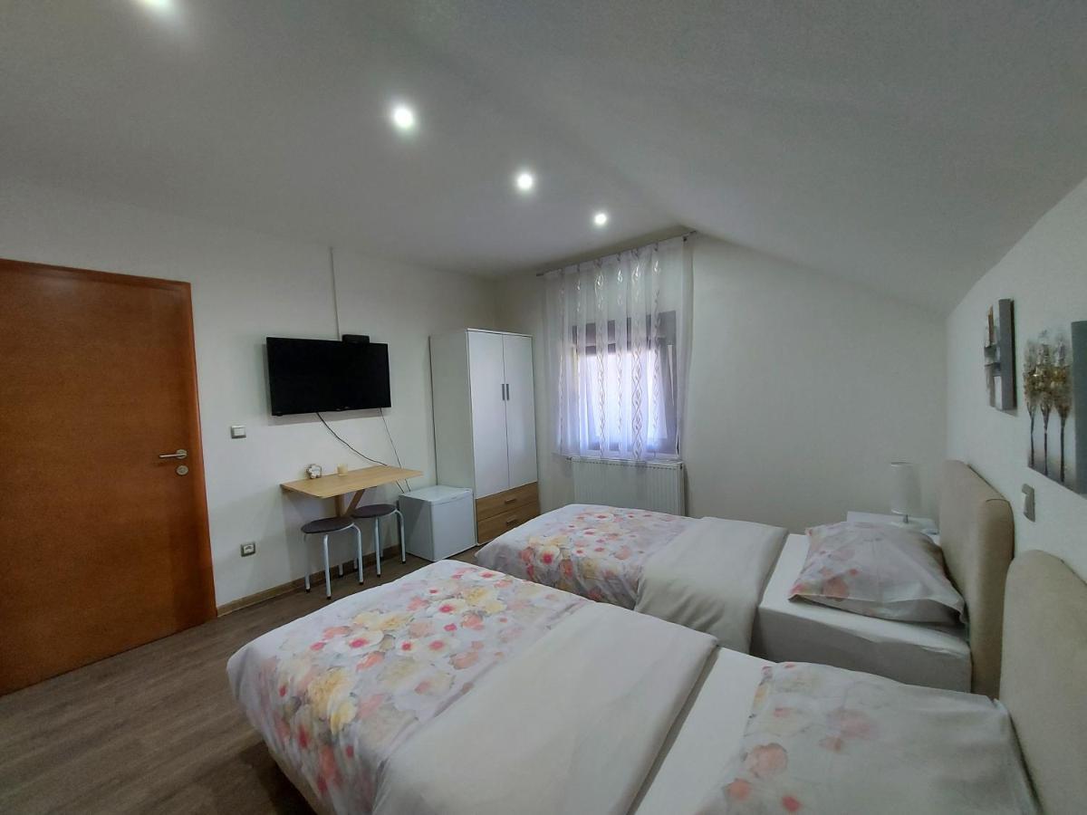 House Boketto Hotel Korenica Exterior photo